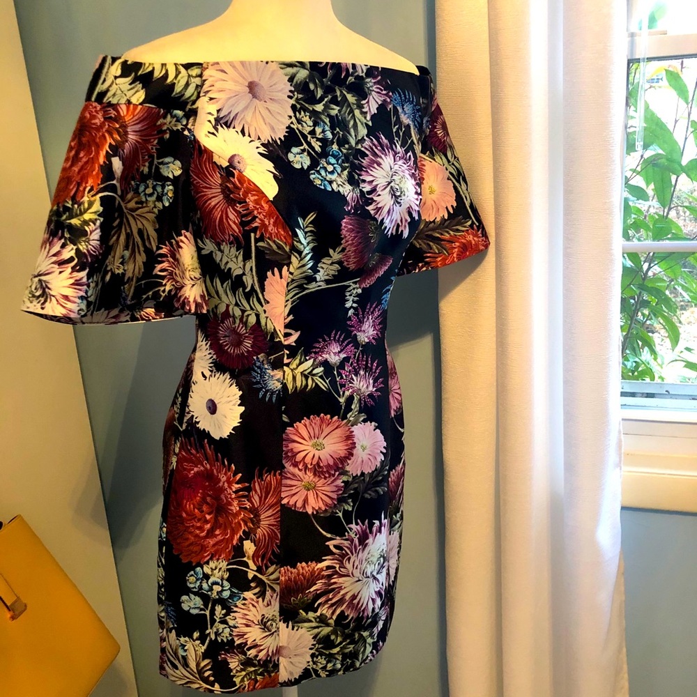 Off the Shoulder Elegant Flower Dress 💐👗